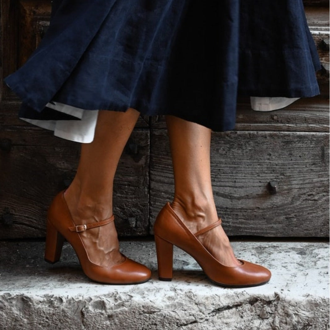 Fashion Pointed 40-43 Plus Size Buckle Strap Shallow Mouth Pumps Women